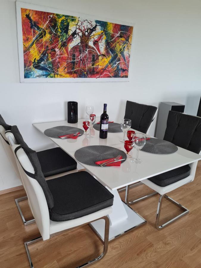 Prostorný 3 pokojový apartmán s dvěma terasami Praga Exterior foto