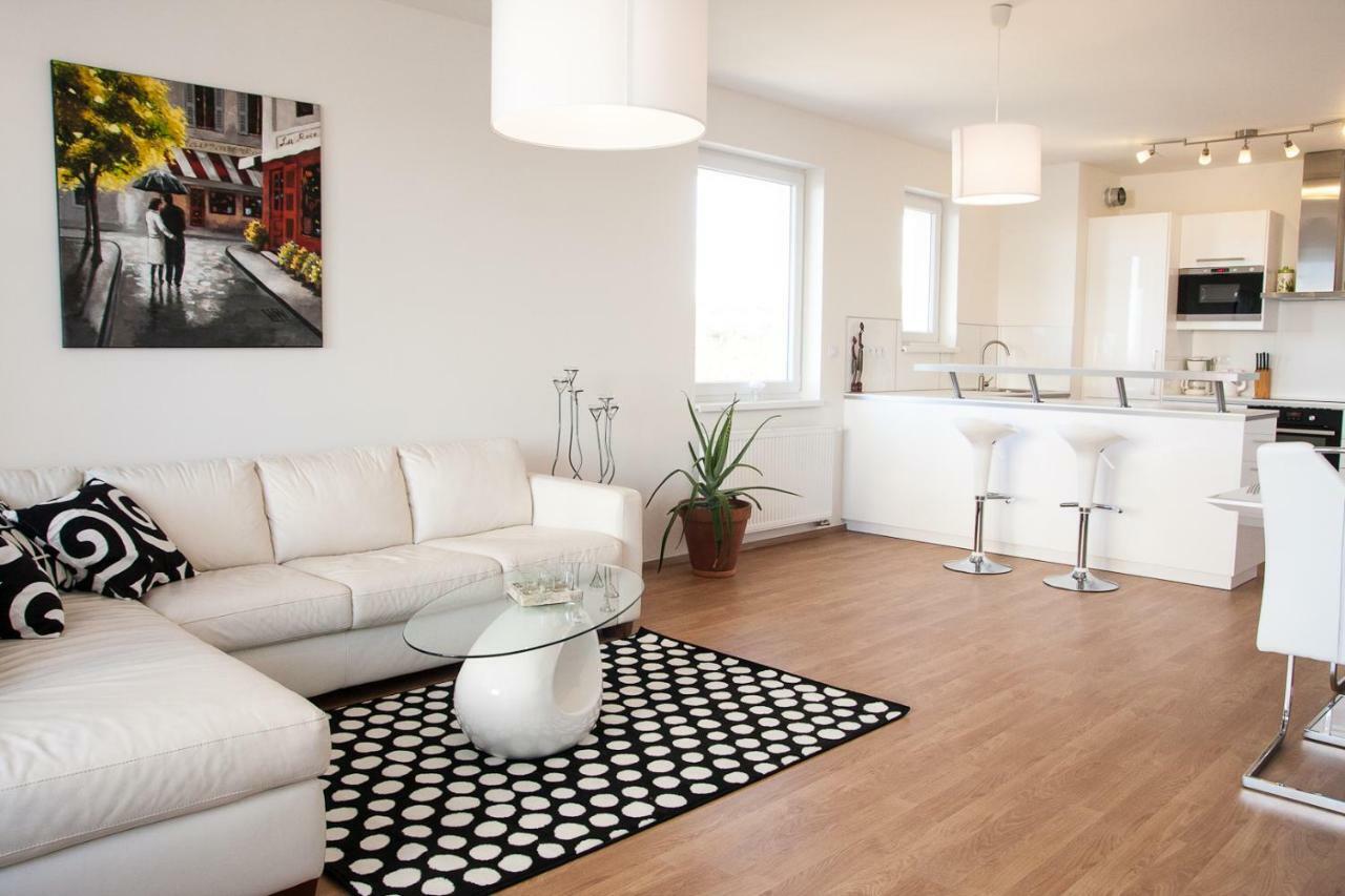 Prostorný 3 pokojový apartmán s dvěma terasami Praga Exterior foto