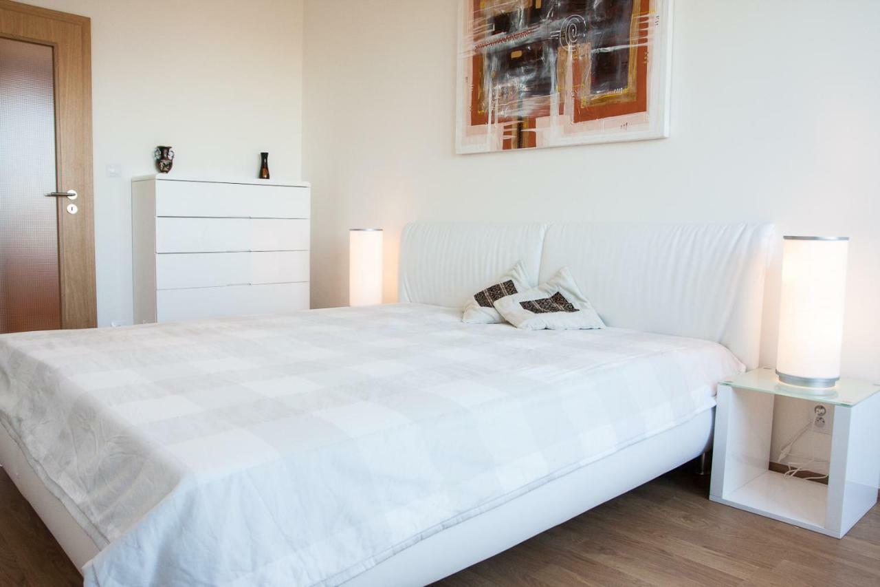 Prostorný 3 pokojový apartmán s dvěma terasami Praga Exterior foto