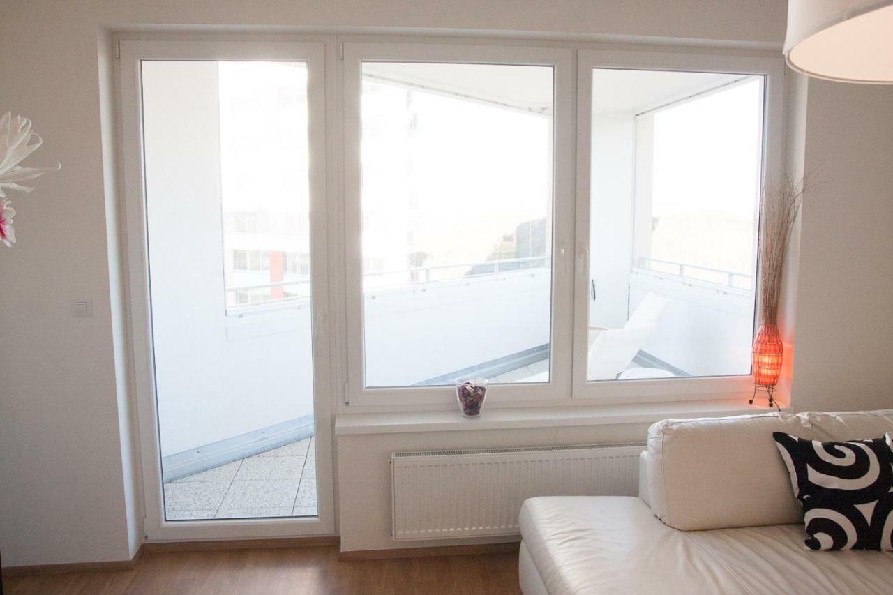 Prostorný 3 pokojový apartmán s dvěma terasami Praga Exterior foto
