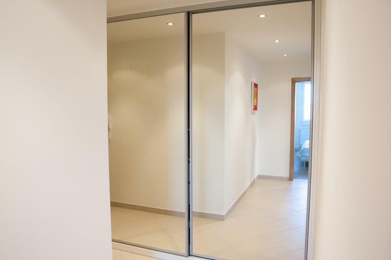 Prostorný 3 pokojový apartmán s dvěma terasami Praga Exterior foto