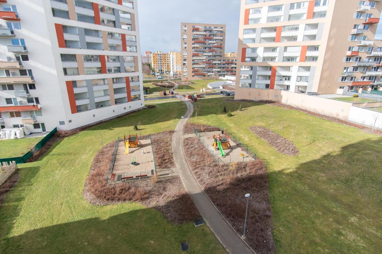 Prostorný 3 pokojový apartmán s dvěma terasami Praga Exterior foto